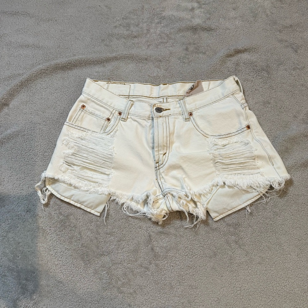 Levi’s Distressed White Denim Shorts Size 27